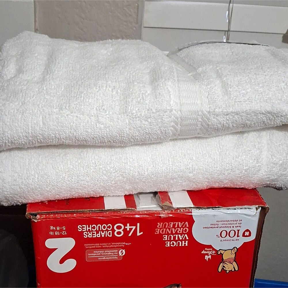 Mainstays Basic Bath Towel White Cotton Solid 27 in x 52 in Adults Bathroom